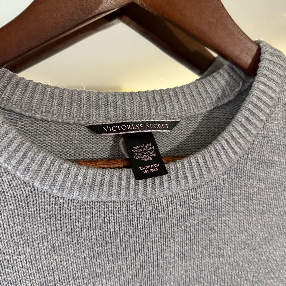 Victoria’s Secret ANGEL Gray Knit Long Sleeve Sweater Y2K Cozy Logo Pullover - Picture 3 of 7